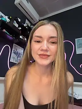 MilaMoone Adlı Modelin Canlı XXX Sohbeti