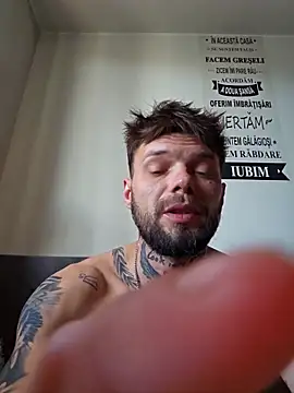 Blue_ey Show in webcam