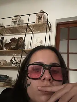 itstherealmina Chat XXX live