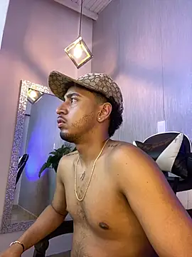 Czat XXX na żywo – Brand_Collins