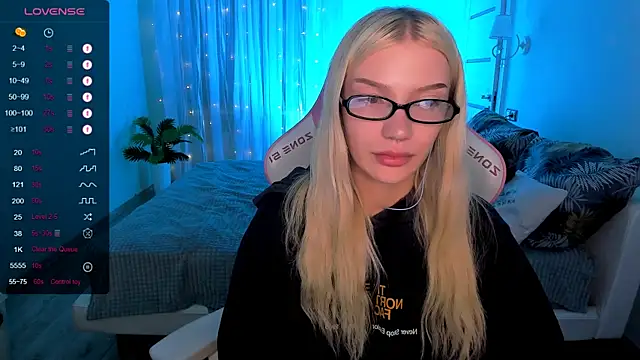 AnyaTaylor_ live XXX chat