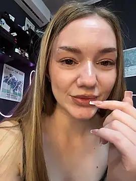 MilaMoone Live XXX-chat