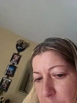 NikkiBlisss 现场XXX聊天