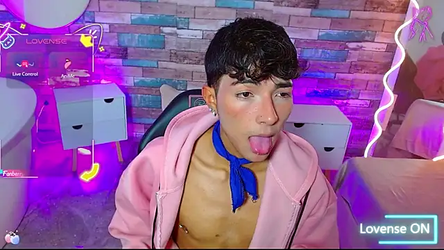 osamu_tay Show Webcam