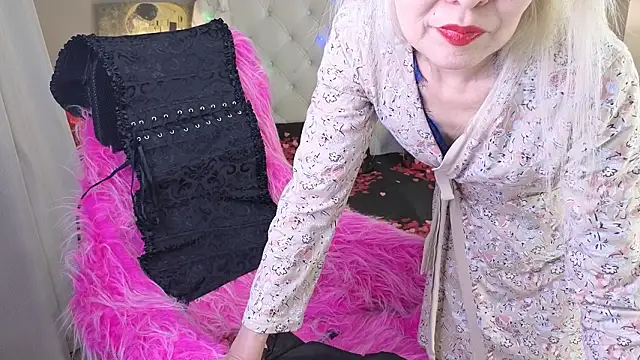 RoxalanaStar Adlı Modelin Canlı XXX Sohbeti