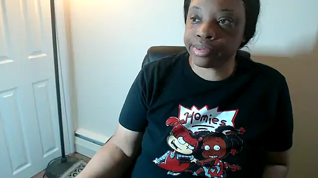 Sexymona1218: онлайн-секс-чат