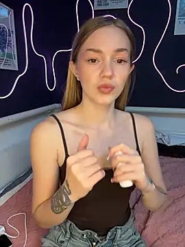 MilaMoonen Live XXX chat