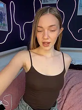 MilaMoone live XXX chat