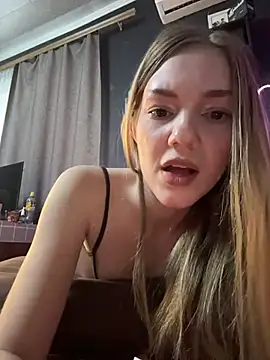 MilaMoone's Live XXX Chat