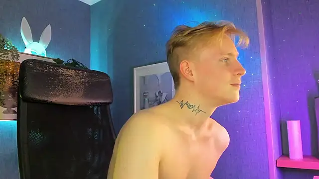 AlexxSweet webcam show