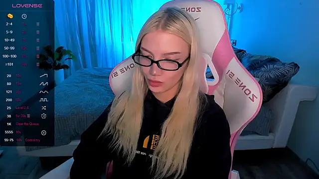 AnyaTaylor_ élő XXX-chatje