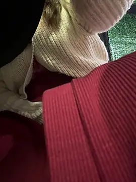 PumaShyXD Chat XXX in diretta