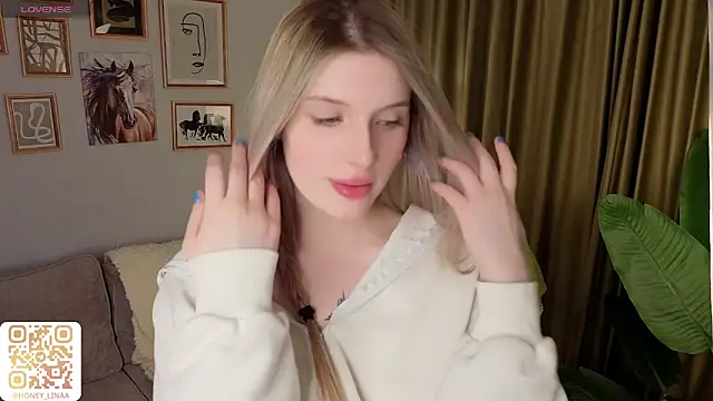 honey_kors' Live XXX Chat