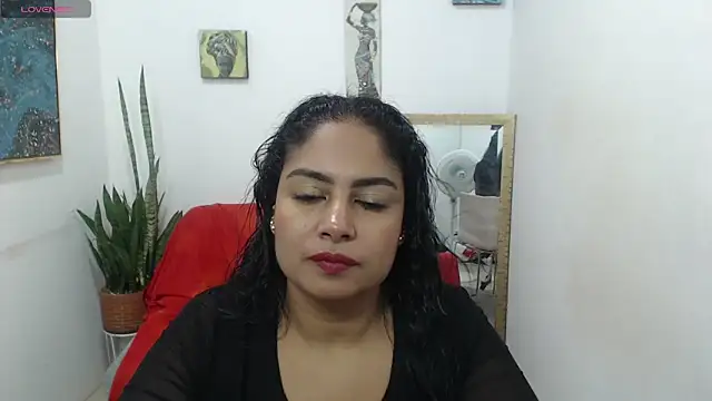 Chat +18 de Luna_Fyre ao vivo