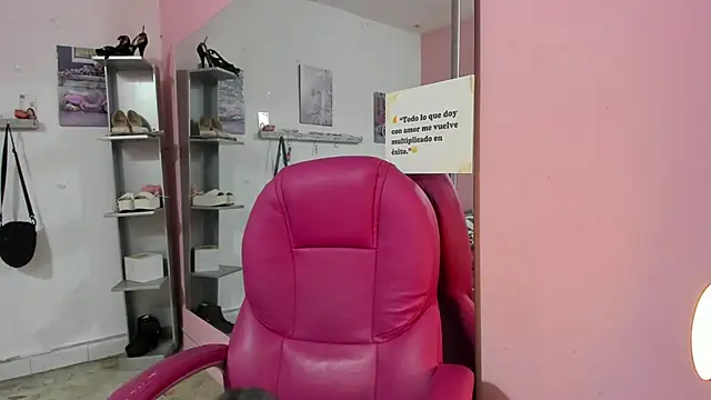 Chat +18 de CAMILA--REY ao vivo