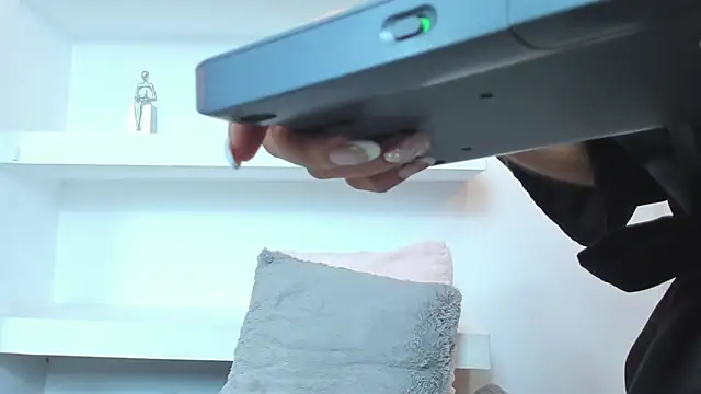 IsabellaMonet 即時 XXX 聊天