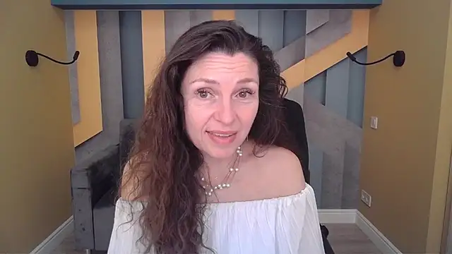 EllaLongのライブXXXチャット