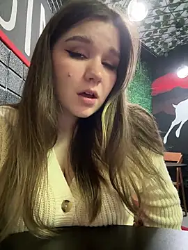 Show modela PumaShyXD na web-kameri