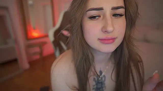 Chat +18 de GentleAdellee ao vivo