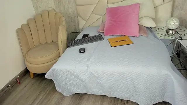 HoneySummer_ Live XXX-Chat