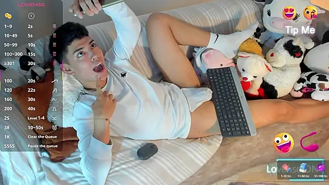 LoganTwink18's Live XXX Chat