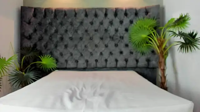 ZANE_EVANS Adlı Modelin Canlı XXX Sohbeti