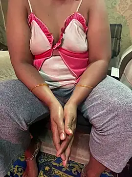 Meera_xxx 在線直播表演