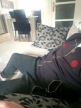 KnownObligation1's Live XXX Chat