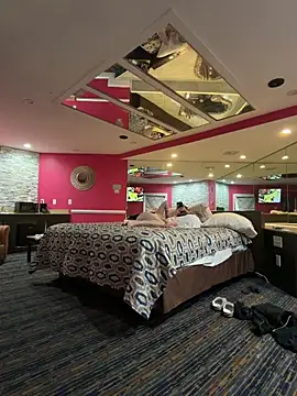 hungkubenski Chat XXX live