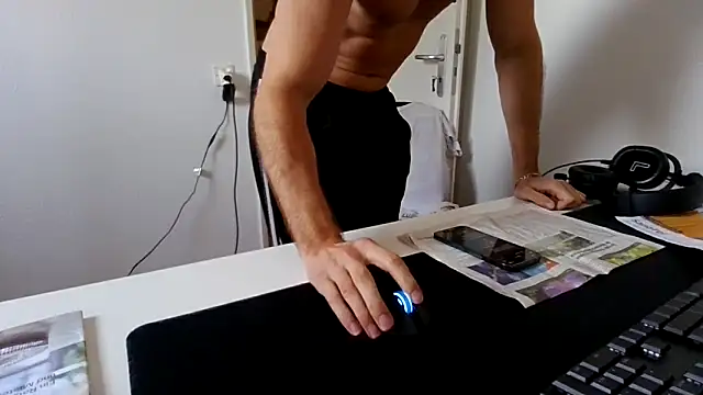 alpha-hunk's Live XXX Chat