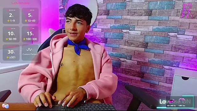 Show modela osamu_tay na web-kameri