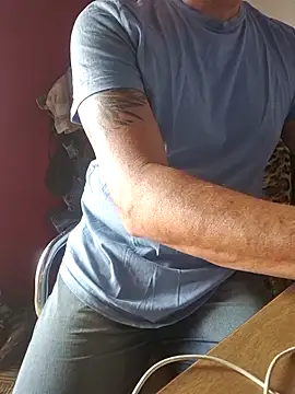 Pokazy przed kamerką – Guskiss