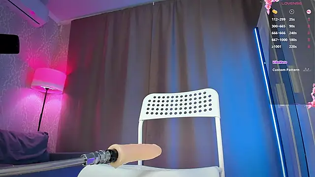 Juicy_Vikki Chat XXX in diretta