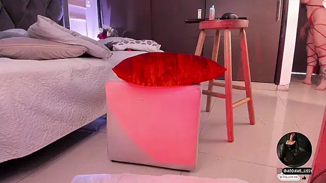 Lissy__Addams Adlı Modelin Canlı XXX Sohbeti