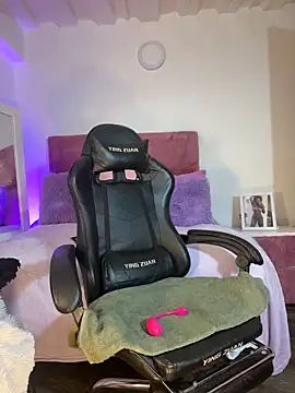 karinacortes' Live XXX Chat