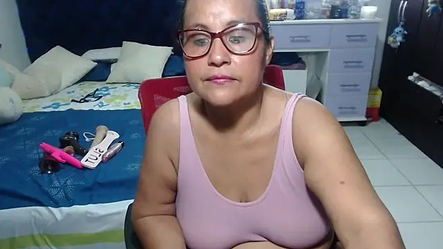 دردشة pervert_mommy_ الجنسية المباشرة