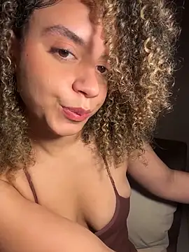 Chat XXX ao vivo de KittyTwerk_2