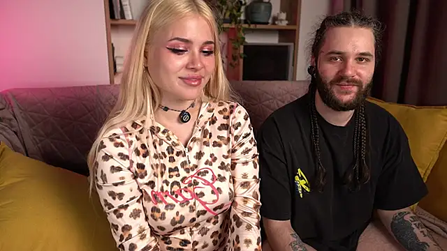 Chat +18 de SashaHoneyVice ao vivo