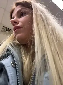 Czat XXX na żywo – HarrietDart