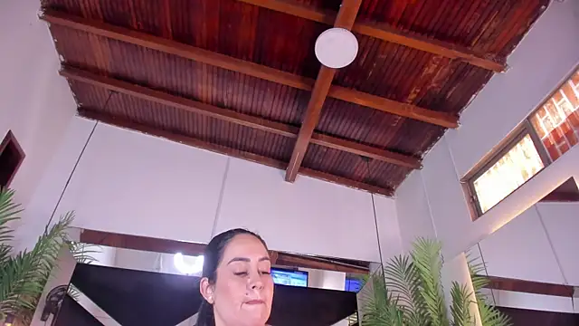 emily-fox's Live XXX Chat