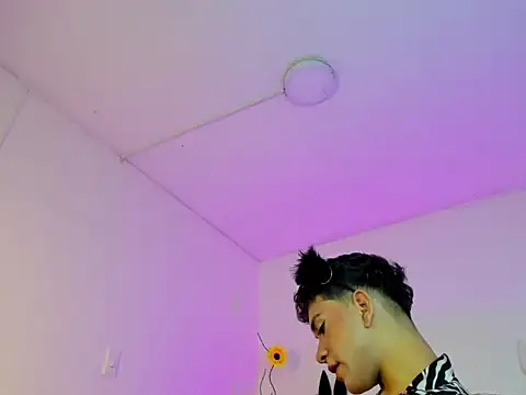 Ailanys_Miller Chat XXX in diretta