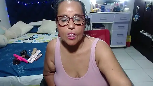 แชท XXX สดของ pervert_mommy_