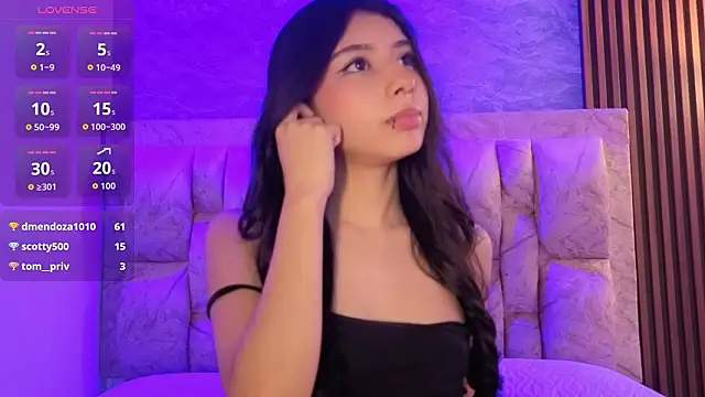 chloe_bluee_'s Webcam Show