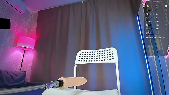 Juicy_VikkiのライブXXXチャット