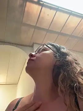 miss_hanna07 Show in webcam