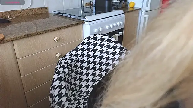 Czat XXX na żywo – Lunamix