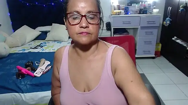 pervert_mommy_'s Live XXX Chat