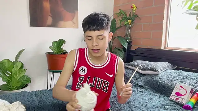 Andy_Belier23 Adlı Modelin Canlı XXX Sohbeti