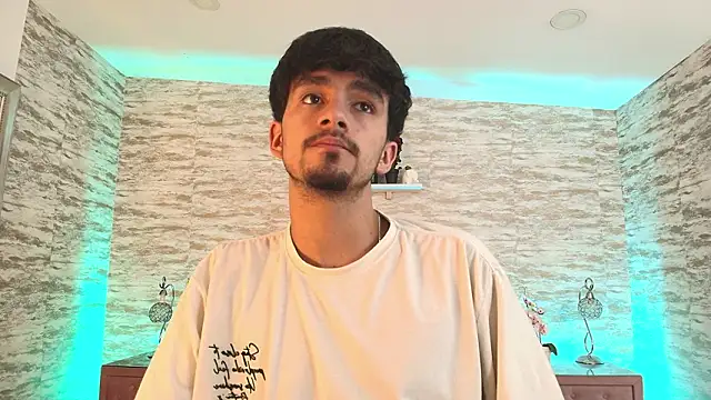 دردشة Axel_Draven الجنسية المباشرة