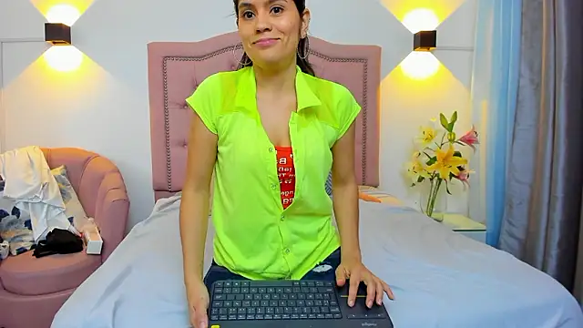 Paulynavera's Live XXX Chat